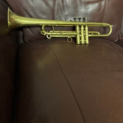 Conn 10B (New Era) (1935) (Medium Bore) Bb Trumpet SN 300537 (rare) (100% new clear lacquer) image 4