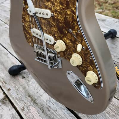 Fender Standard 'Fire Series' Stratocaster Worn Shoreline Gold 1996 Ensenada image 5