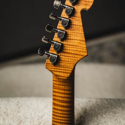 Luxxtone Choppa S HSS Floyd-Matte Lake Placid Blue w/Blackend Aluminum Pickguard & 1-Piece Roasted Flame Maple Neck image 4