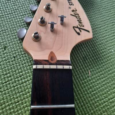Fender USA Highway 1 stratocaster rosewood neck image 13