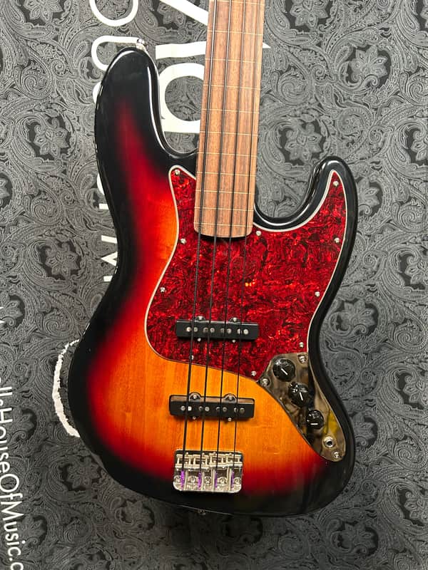 Squier Classic Vibe '60s Fretless Jazz Bass Guitar- 3-Tone Sunburst (Pre-Owned) image 1