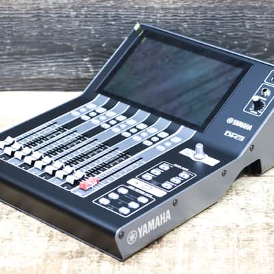 Yamaha DM3 Dante-Equipped 16 Mono Input Channels Digital Mixing Console w/Box imagen 5