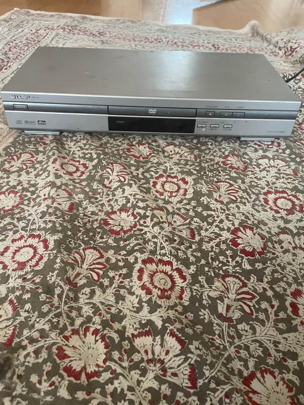 Sharp DV - S1 (CD/ DVD player) 2000 - Silver image 1