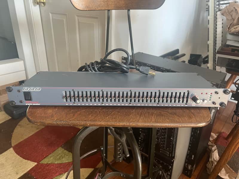 DOD 431 Series II 31 band graphic equalizer with rack mount bolts/washers image 1