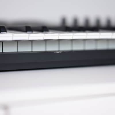 Native Instruments Komplete Kontrol S61 Mk2 2010s - Black image 5