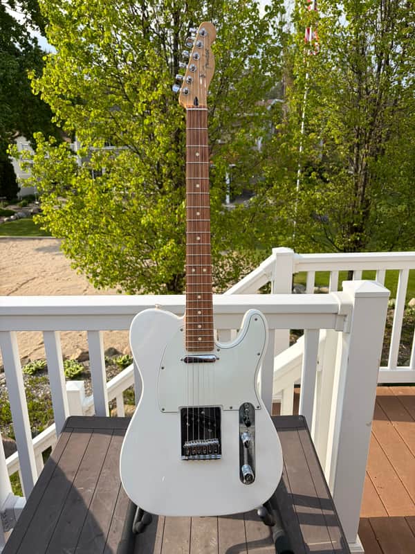 Fender Standard Telecaster 2018  - Artic White