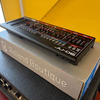 Roland JU-06