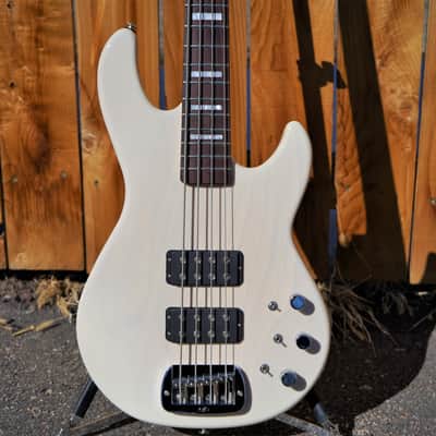 G&L USA L-2000 Blonde 4-String Electric Bass Guitar (2021) image 4