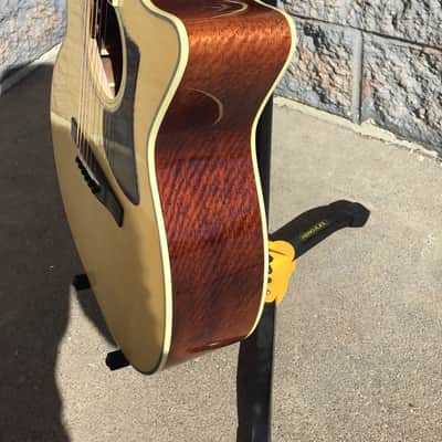 Eastman AC322CE Solid Sapele/Sitka Spruce Grand Auditorium Cutaway with Electronics Natural image 4