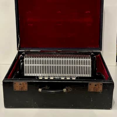 Moreschi Piano Accordion LMMH (41 Key/120 Bass) Made In Italy W/ Hardcase image 8