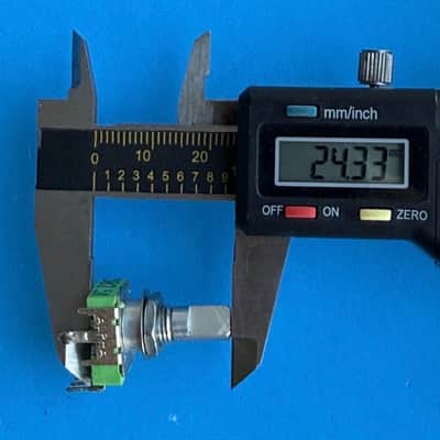 AKAI MPK 25 APC40 MKI MIDI Controller Part: ALPHA Potentiometer 2.5KB Pot image 11