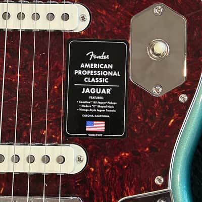 Fender American Professional Classic Jaguar  2025 - Faded Sherwood Green Metallic / 8lbs. 6.6oz. #US25088090 image 4