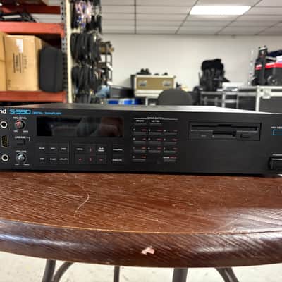 Roland S-550 Digital Sampler - Black