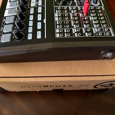 Arturia MiniBrute 2S Desktop Synthesizer 2018 - Present - Black