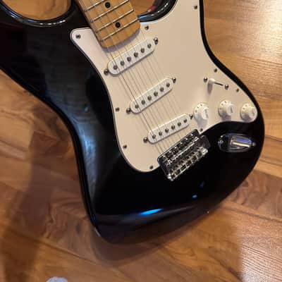 Fender Stratocaster 2001 Black Maple with Chainsaw case image 7