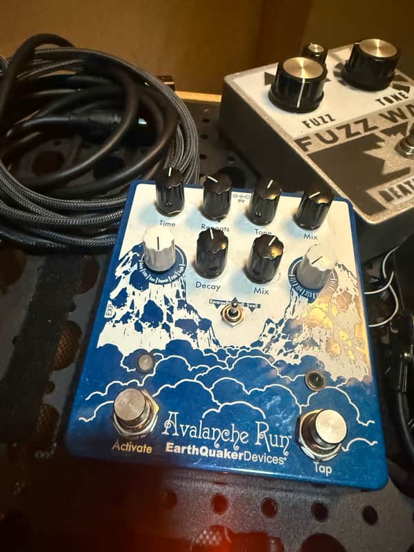 EarthQuaker Devices Avalanche Run Stereo Reverb & Delay with Tap Tempo V2