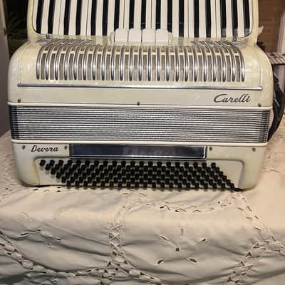 Accordion Carelli Devera - White image 1