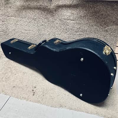Hardshell Case Classical Black image 2