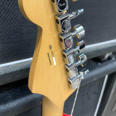 Fender Limited Edition Player Stratocaster with Pau Ferro Fretboard 2022 - Shell Pink image 9