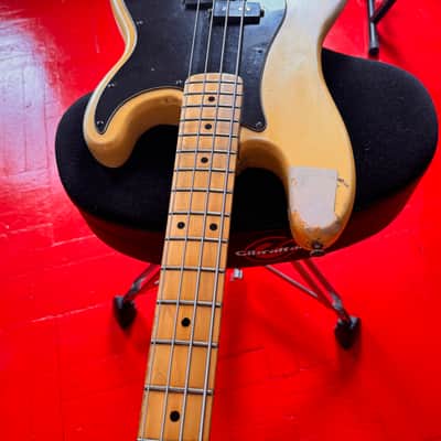 Fender Precision Bass with Maple Fretboard 1976 - Olympic White image 4