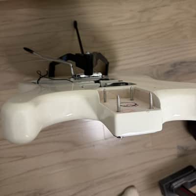 Immagine Squier Affinity Stratocaster HH Body Olympic White w Tremolo System Neck Plate - 5