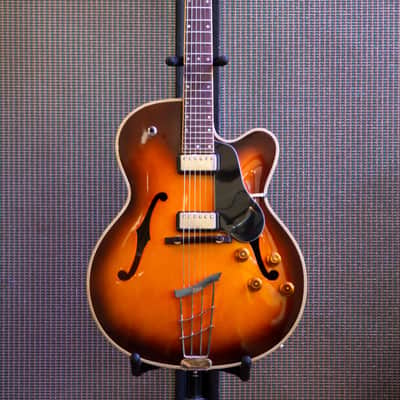 Hofner Vice President 2002 - Sunburst image 1
