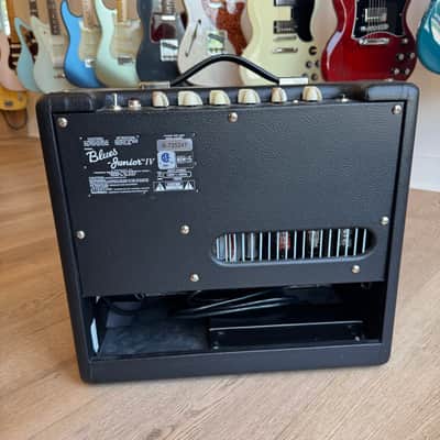 Fender Blues Junior IV 15-Watt 1x12" Guitar Combo 2018 - Present - Black image 7