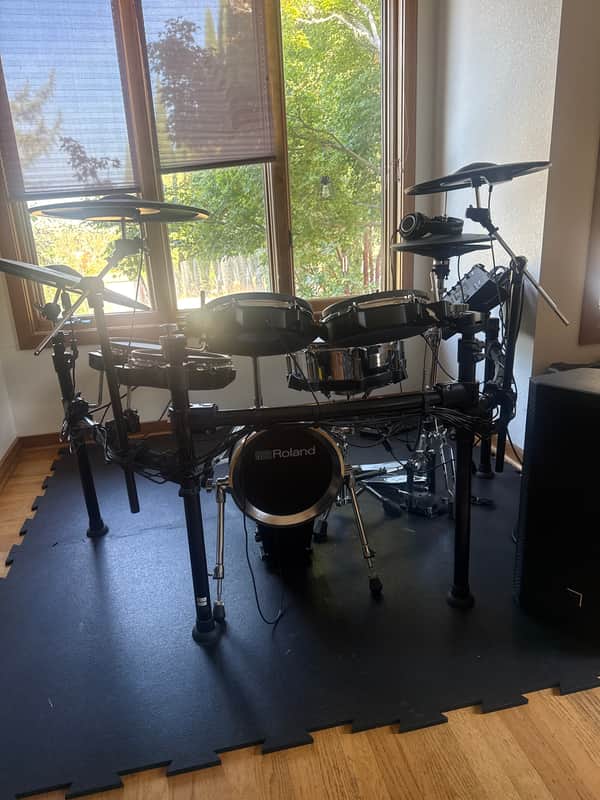 Roland TD713 V-Drum Kit with Mesh Pads 2024 - Present - Black image 1