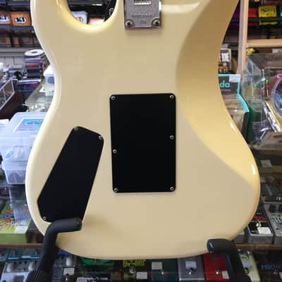 Kramer Baretta 1988 White image 4