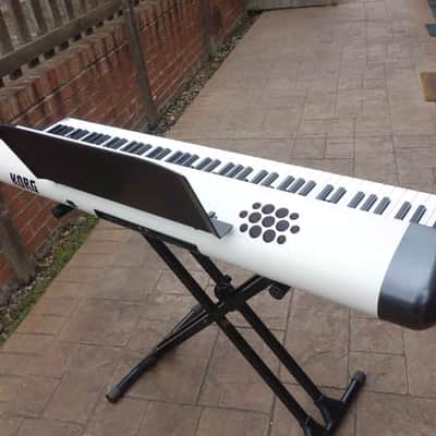 Korg SV2-88S + on board sound system 2018 - Cream with Korg stand image 3