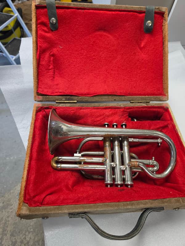 Old Paris cornet 1900-1915 - Silver image 1