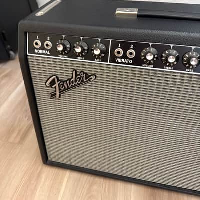 Fender '65 Deluxe Reverb Reissue 22-Watt 1x12" Guitar Combo 2025 image 3