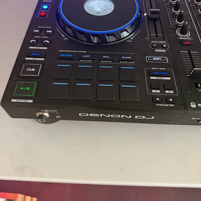 Denon Prime 4+ with accessories image 10