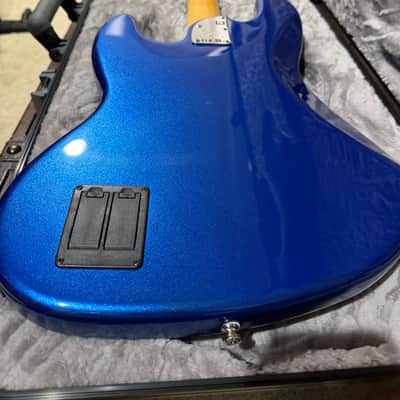 Fender American Ultra Jazz Bass with Maple Fretboard 2019 - Present - Cobra Blue image 3