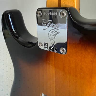 Fender Eric Johnson Stratocaster Maple Fingerboard 2018 - 2 Color Sunburst image 4