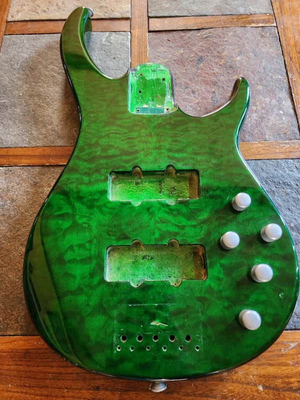 Peavey Fury V 5-string bass body 2007 - green QM image 1
