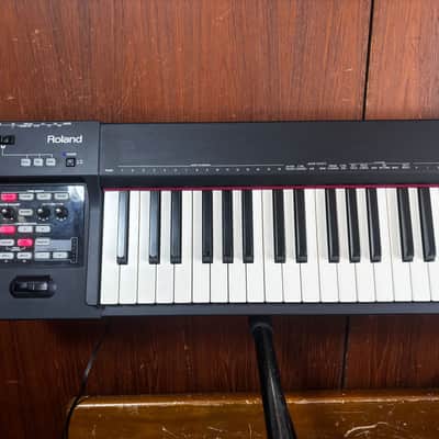 Roland RD-64 Fully Weighted 64key Digital Stage Piano SuperNATURAL Sounds w/ bag image 2
