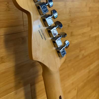 Fender FSR Special Edition Standard Stratocaster with Maple Fretboard 2018 - Black image 9
