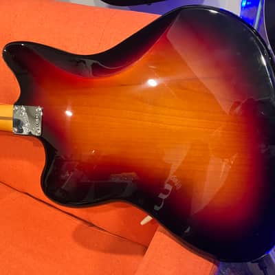 Fender American Professional Classic Jazzmaster 2025 - Present - 3-Color Sunburst image 3