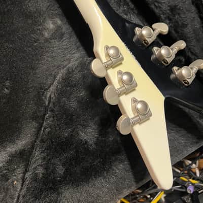 Dean Michael Schenker custom V 2002 - Black/White image 2