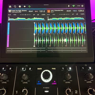 Denon Prime 4+ with accessories image 3