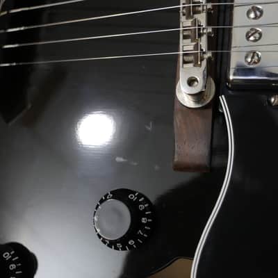 Video! 2001 "Just Shoot Me" Gibson ES-175 Black Top Sunburst Back/Sides | Burnt on TV image 15
