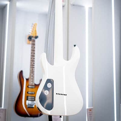 Jackson X Series SLATHX-M 3-7 Soloist Snow White image 11