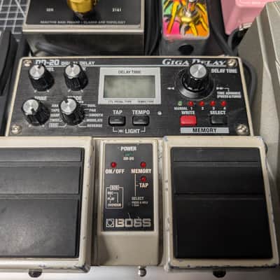 Boss DD-20 Giga Delay | Reverb