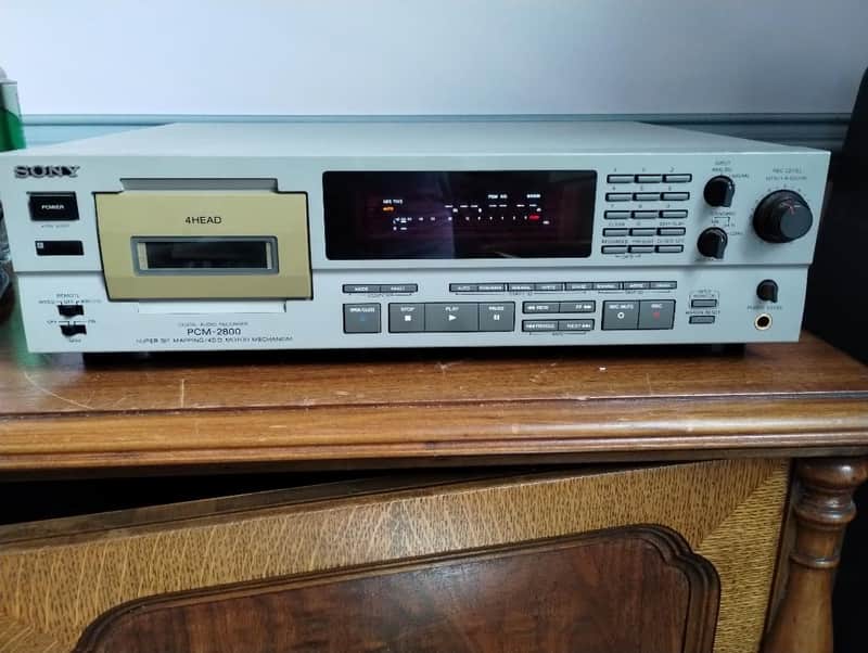 Sony PCM2800   professional DAT recorder in very good condition, serviced - 1980's