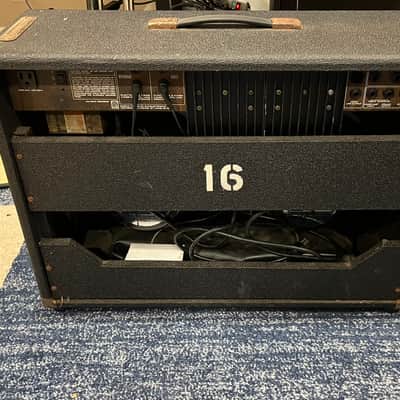 Ampeg VH-140C stereo chorus combo amp image 5
