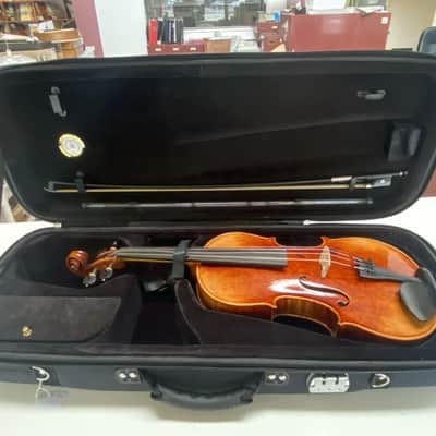 Mint Open Box Krutz 400 Series Step-Up 16" Viola, model A640; with Case, Bow, Rosin image 17