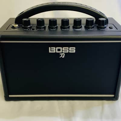 BOSS KATANA-MINI Mini Guitar Amp, Battery-Powered image 2