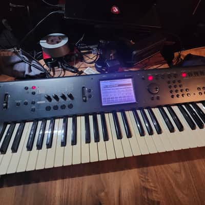 Korg M50 61-Key Music Workstation Keyboard 2000s - Black image 3