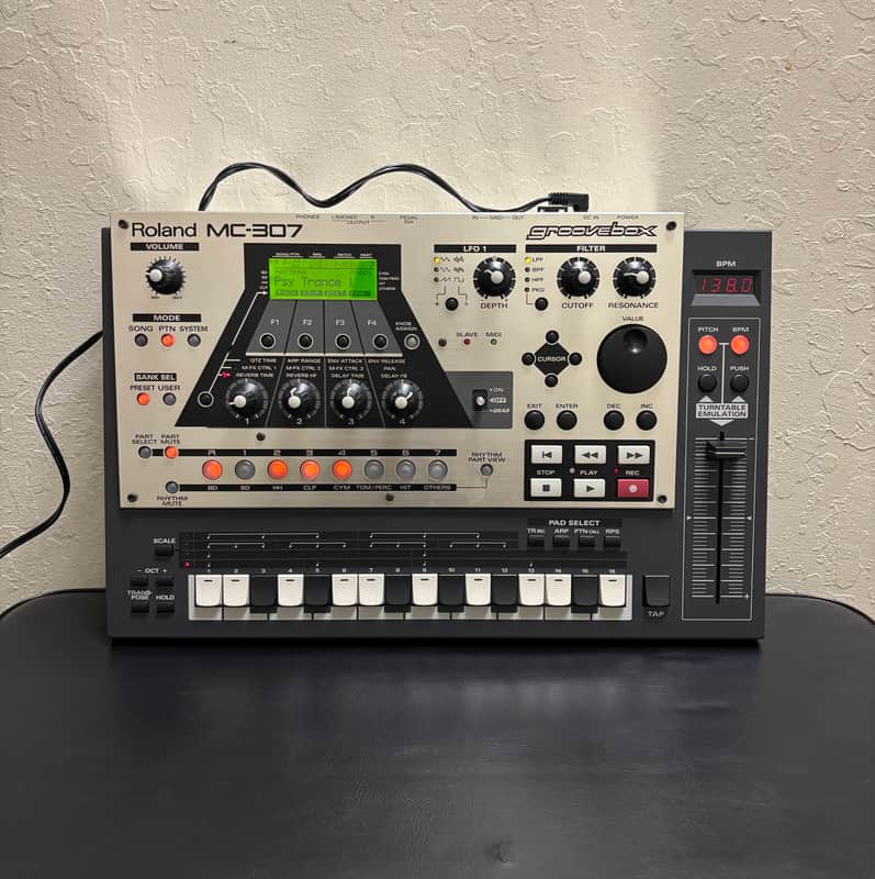 Roland MC-307 Groovebox | Reverb